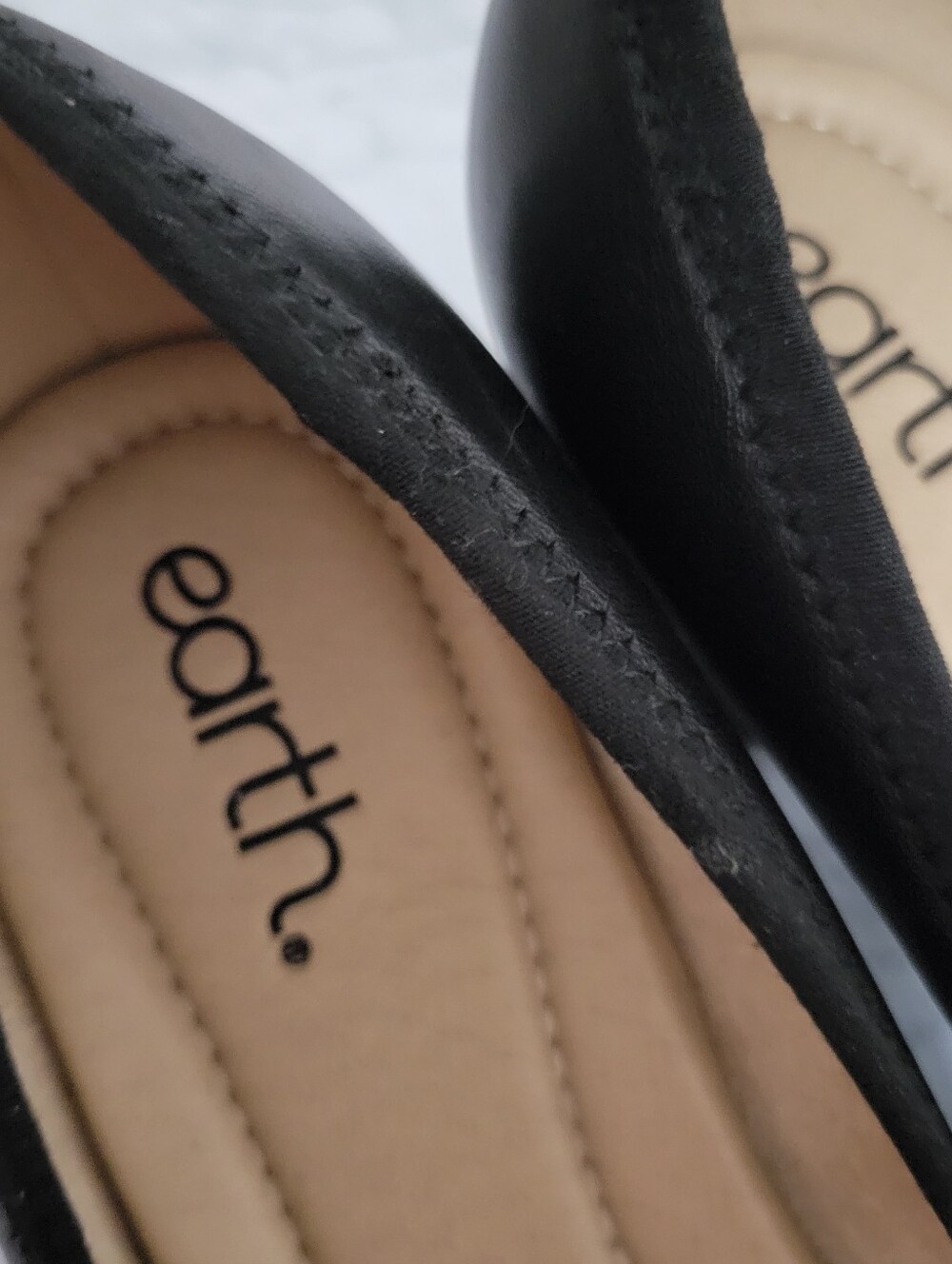 Women's Earth Etrellia Black Pumps, Size 8.5 M - Picture 2 of 6